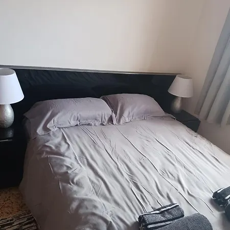 Habitacion En Piso Compartido *