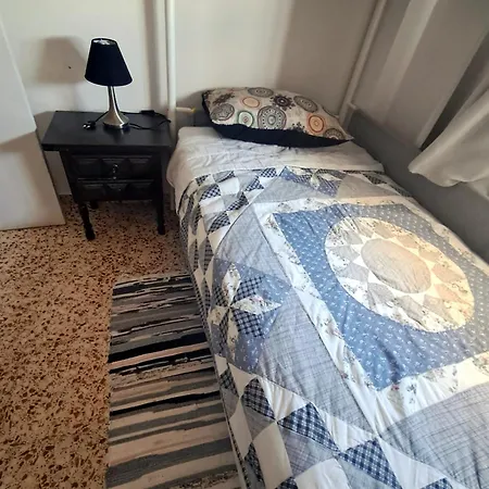 Habitacion En Piso Compartido *